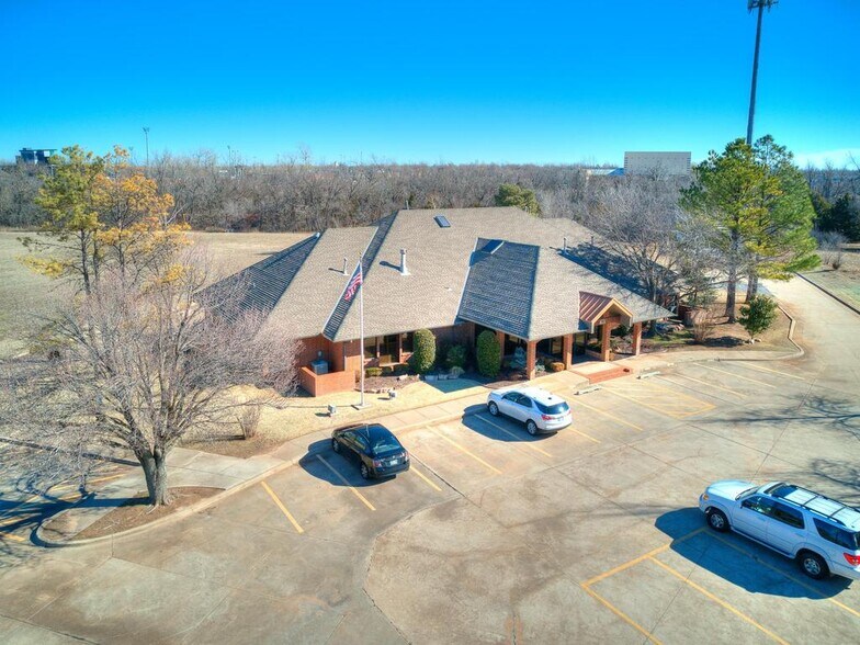 Primary Photo Of 1220 S Santa Fe Ave, Edmond Medical For Lease