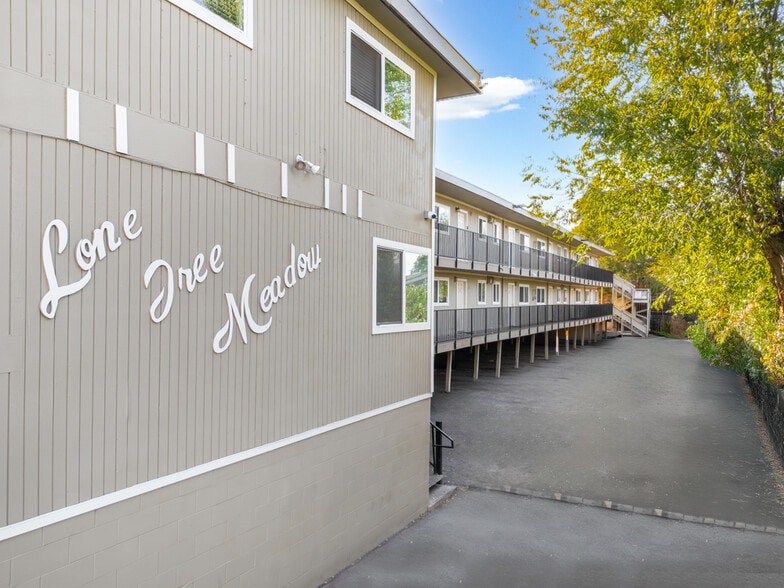 More Photos Of 3126 Lone Tree Way, Antioch Apartments For Sale