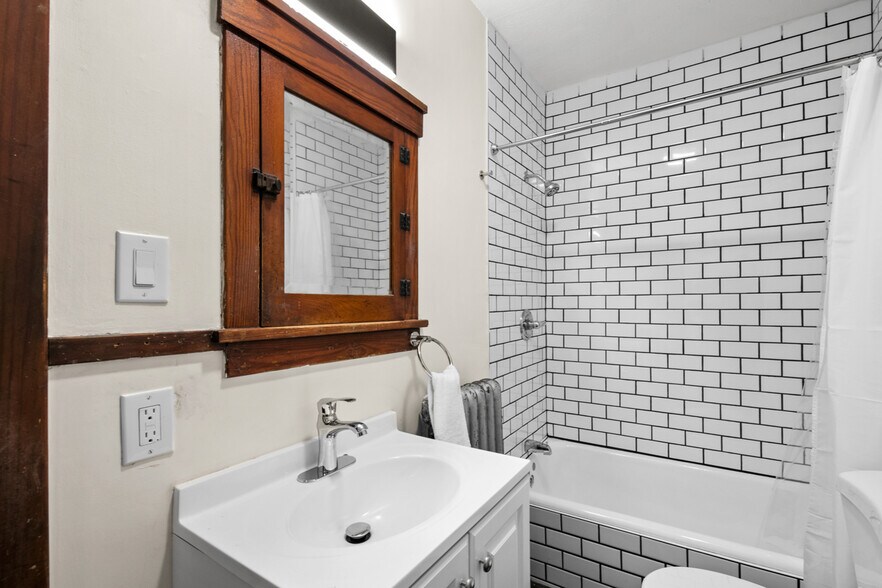 More Photos Of 120 N 6th St, Council Bluffs Apartments For Sale