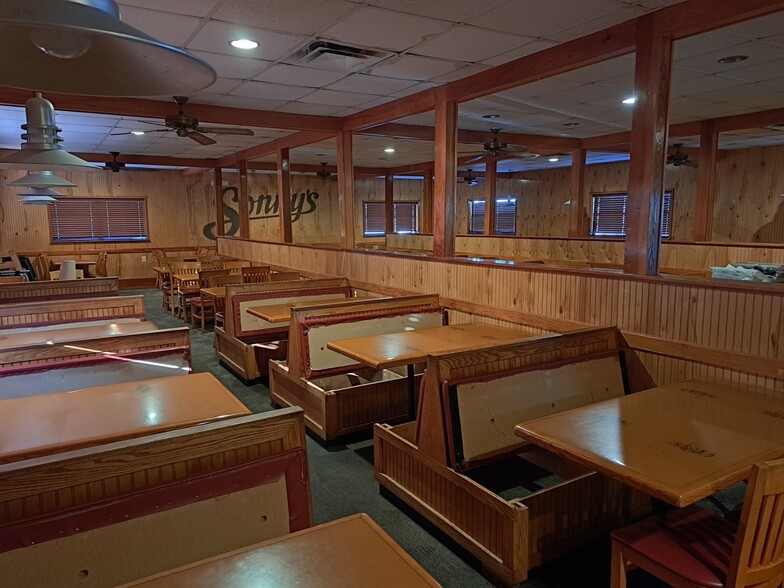 Primary Photo Of 3120 S US Highway 1, Fort Pierce Restaurant For Lease