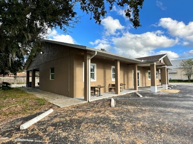 More Photos Of 165 N Yonge St, Ormond Beach Freestanding For Sale