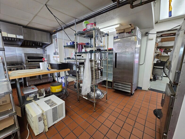 More Photos Of 365 E Main St, Waterloo Town Restaurant For Sale