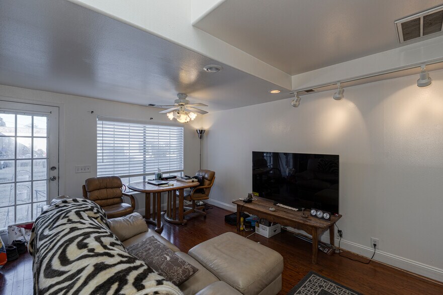 More Photos Of 3480 Petaluma Blvd N, Petaluma Self Storage For Sale