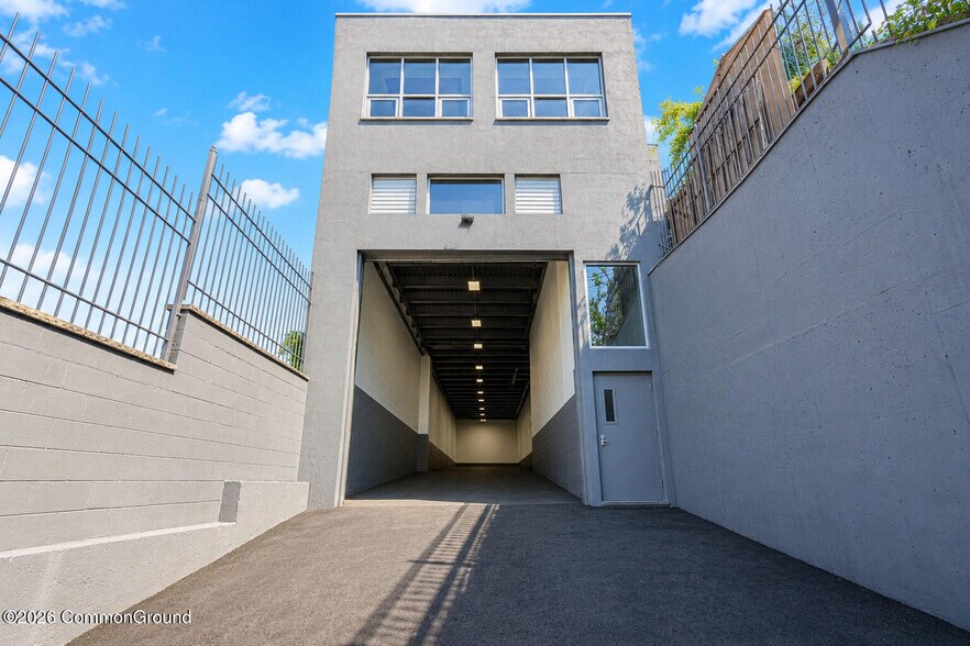 More Photos Of 16 Concord Pl, Staten Island Warehouse For Sale