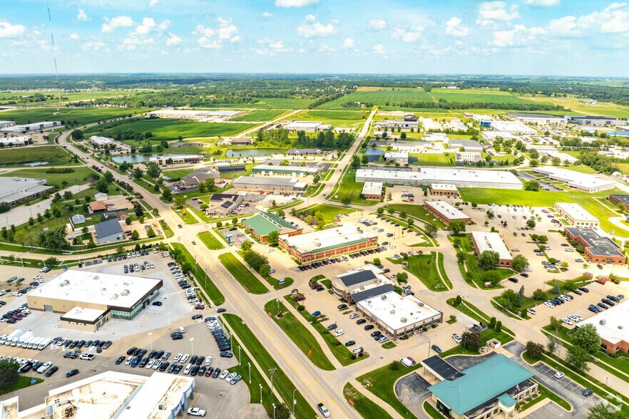 More Photos Of 1065-1067 N Center Point Rd, Hiawatha Office For Sale