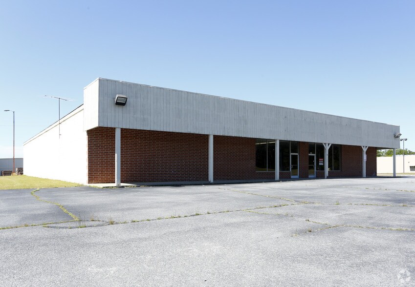 More Photos Of 620 Dr Donnie H Jones Jr Blvd, Princeton Freestanding For Lease