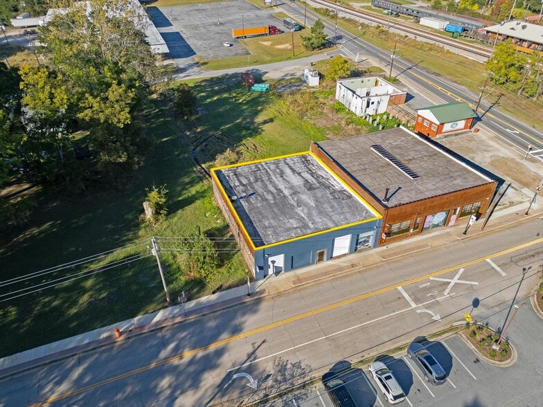 More Photos Of 101 W Main St, Hogansville Distribution For Sale