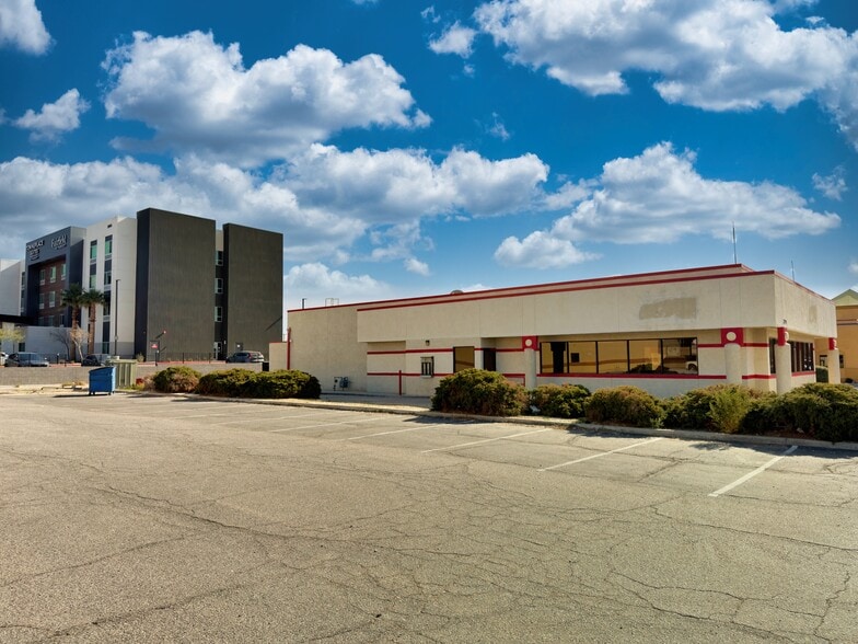 Primary Photo Of 2791 Lenwood Rd, Barstow Fast Food For Lease