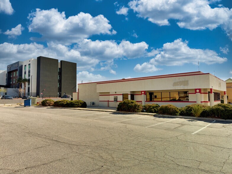 Primary Photo Of 2791 Lenwood Rd, Barstow Fast Food For Sale