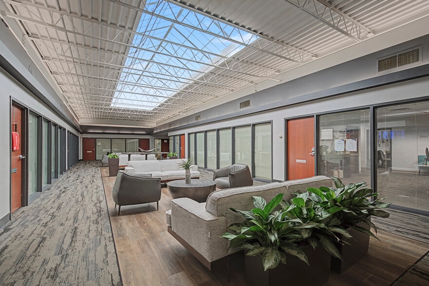 More Photos Of 301 Sovereign Ct, Manchester Medical For Lease