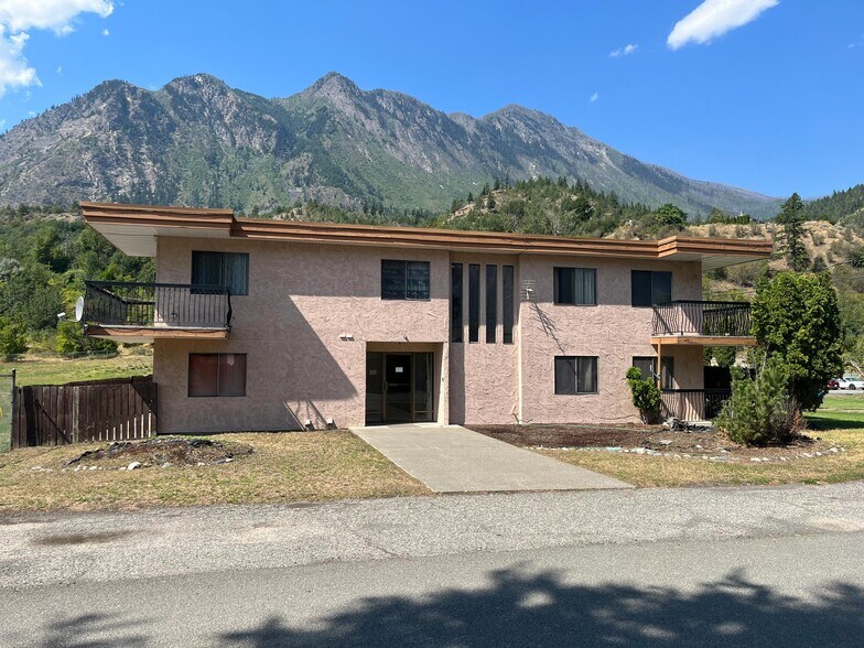More Photos Of 1131-1151 Murray St, Lillooet Apartments For Sale