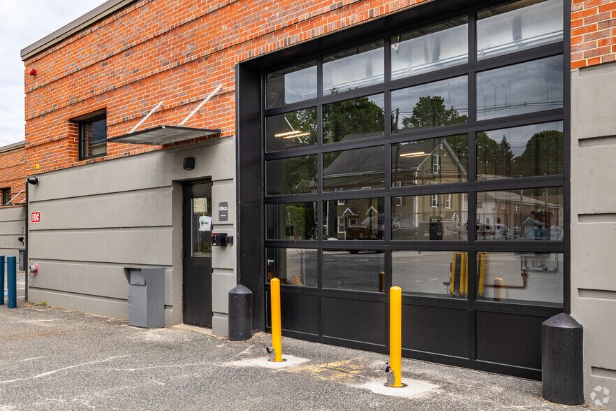 More Photos Of 154 Calvary St, Waltham Research And Development For Lease