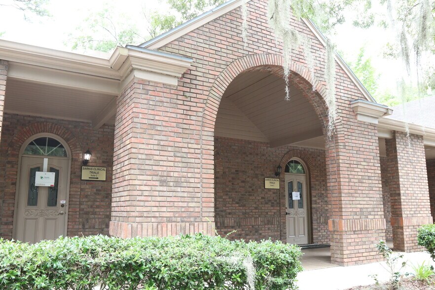 More Photos Of 611 NW 60th St, Gainesville Office For Sale