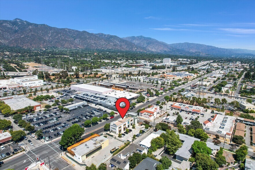 More Photos Of 2956 E Colorado Blvd, Pasadena General Retail For Lease