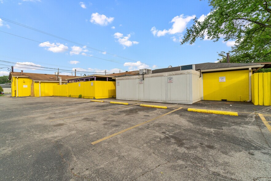 More Photos Of 7508 Preston Hwy, Louisville Fast Food For Sale