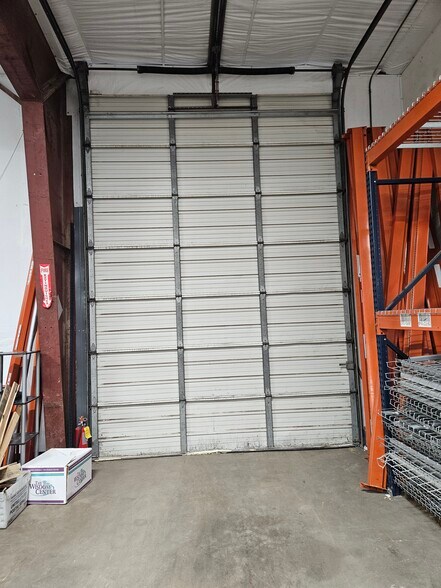 More Photos Of 1261 W Hurst Blvd, Hurst Warehouse For Lease