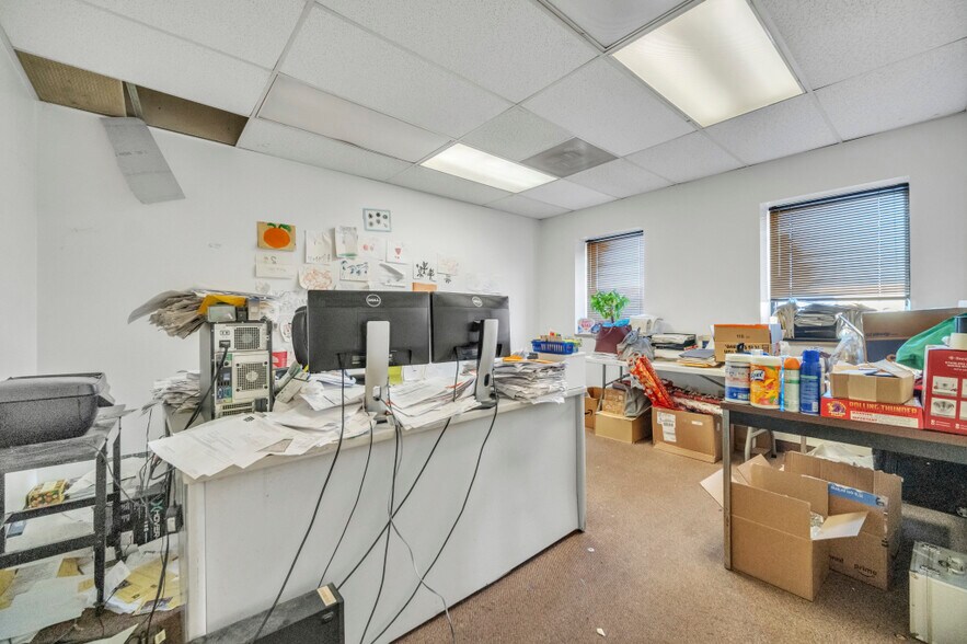 More Photos Of 4878 Van Epps Rd, Brooklyn Heights Manufacturing For Sale