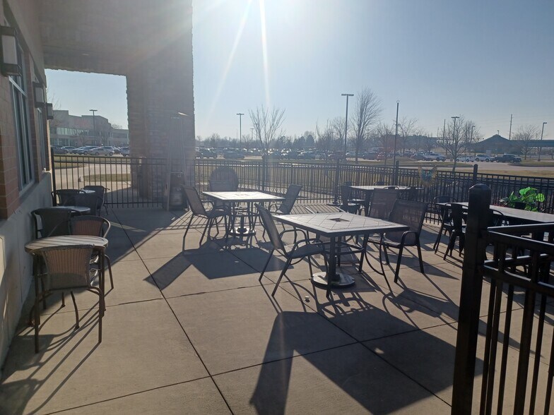 More Photos Of 5100 Fountains Dr NE, Cedar Rapids Storefront For Lease