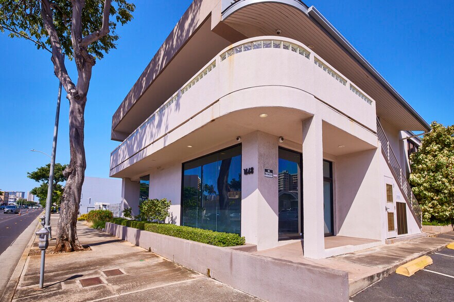 More Photos Of 1668 S King St, Honolulu Storefront Retail Office For Lease