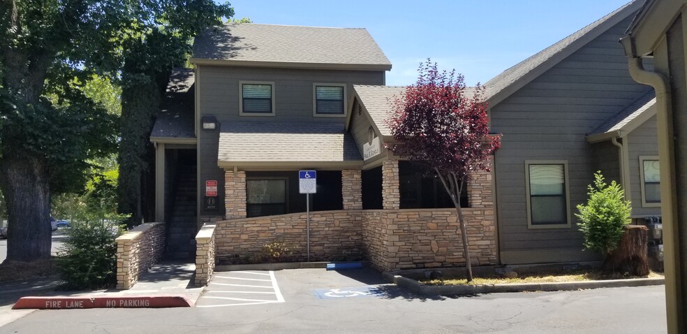 More Photos Of 621-627 13th St, Modesto Office For Lease