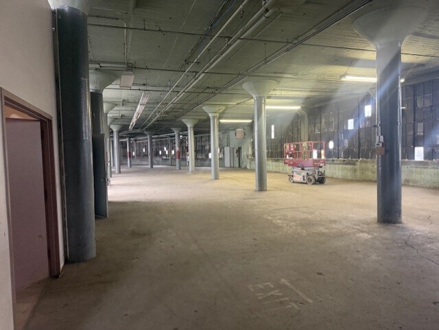 More Photos Of 201 Saw Mill River Rd, Yonkers Warehouse For Lease
