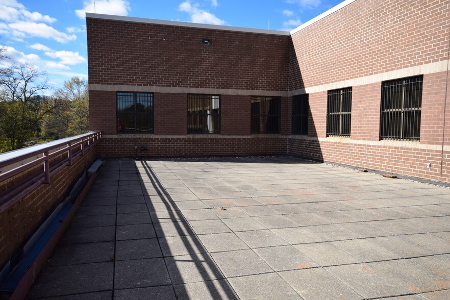 More Photos Of 8850 Richmond Hwy, Alexandria Office For Lease