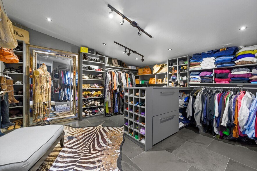 More Photos Of 1703 Highway 35 S, Rockport Office Residential For Sale