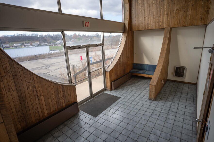 More Photos Of 1576 Arona Rd, Irwin Warehouse For Sale