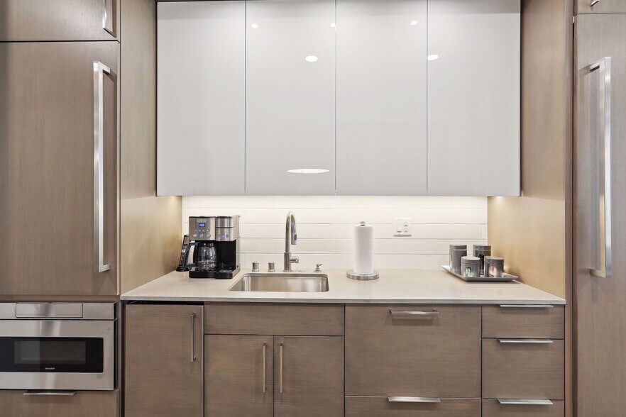 More Photos Of 275 Lake St, Wayzata Office Residential For Lease