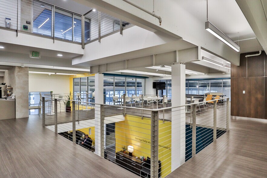 More Photos Of 500 Grand Ave, Des Moines Parking Garage For Lease