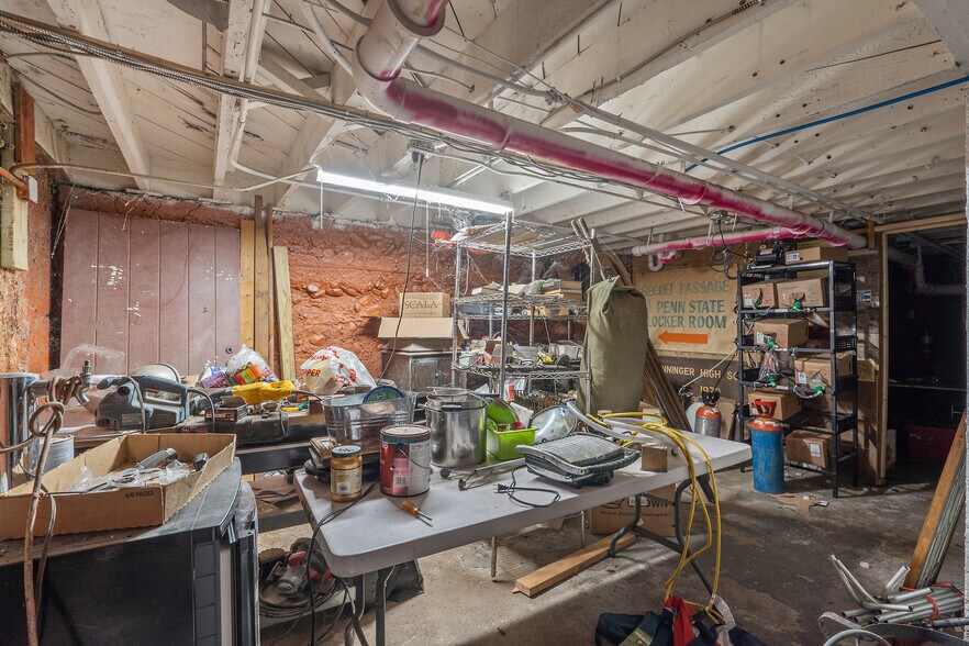 More Photos Of 363 W Seneca Tpke, Syracuse Bar For Sale