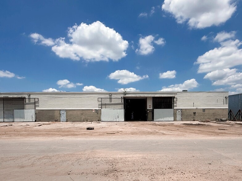 Primary Photo Of 2335-2337 NW 149th St, Opa-locka Warehouse For Lease
