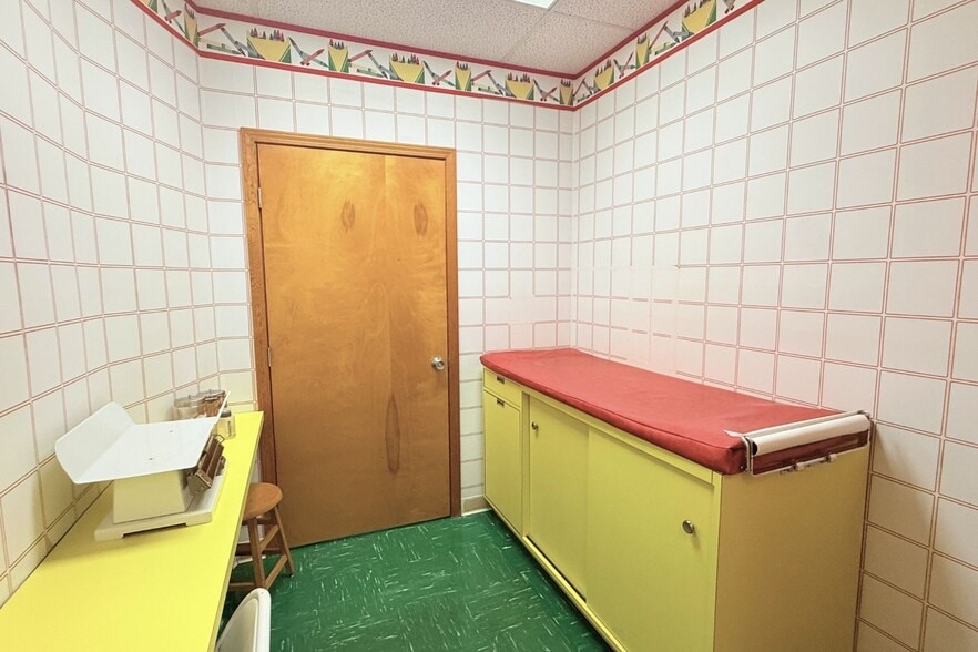 More Photos Of 160 Hawley Ln, Trumbull Medical For Sale