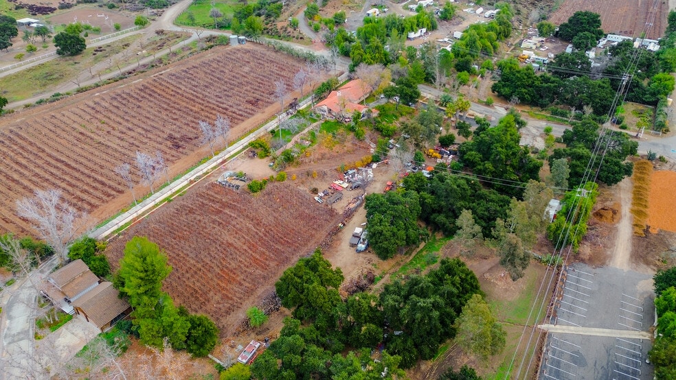 More Photos Of 12117 Sierra Hwy, Santa Clarita Hotel For Sale