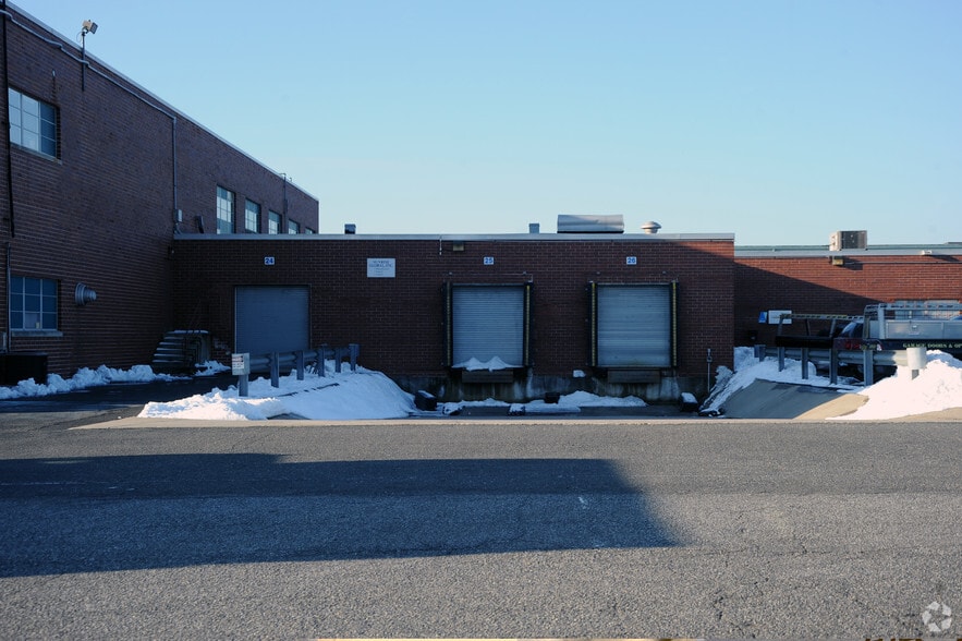 More Photos Of 4000 Bordentown Ave, Sayreville Manufacturing For Lease
