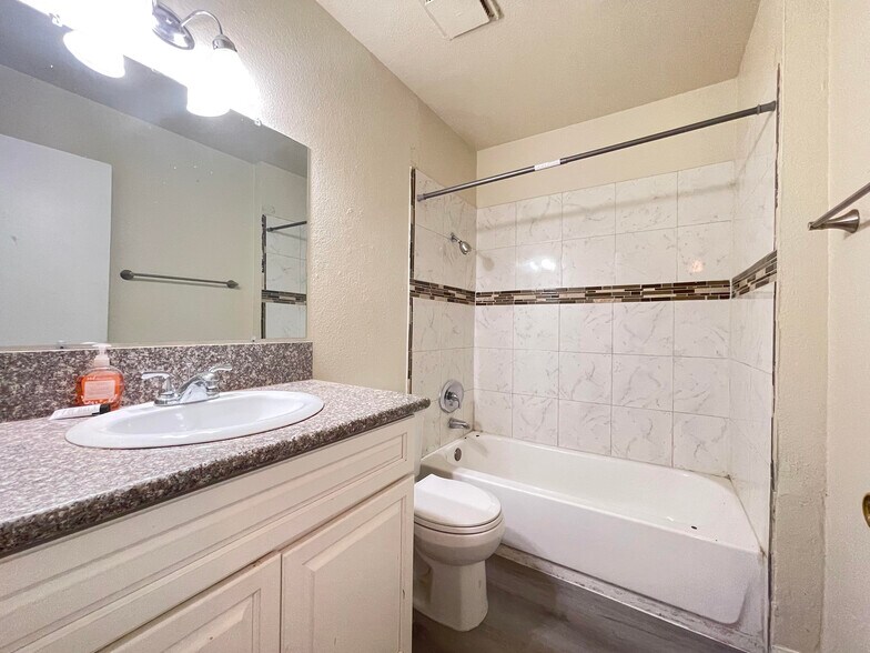 More Photos Of 1709 Fairfield Ave, Las Vegas Apartments For Sale