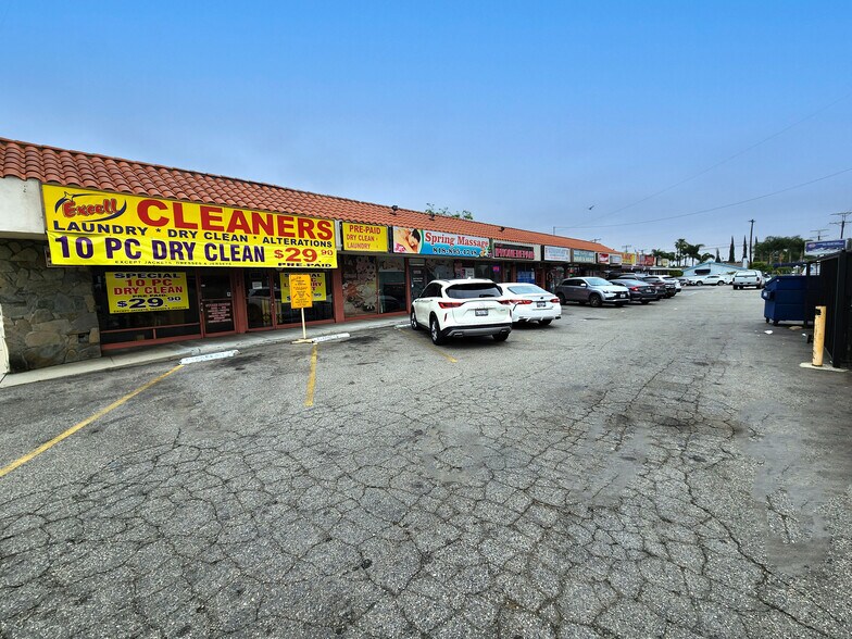 More Photos Of 16153-16167 Nordhoff St, North Hills Storefront For Lease