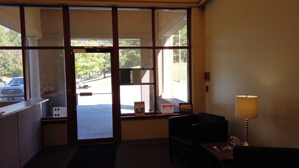 More Photos Of 5 Corporate Ridge Pkwy, Columbus Office For Lease