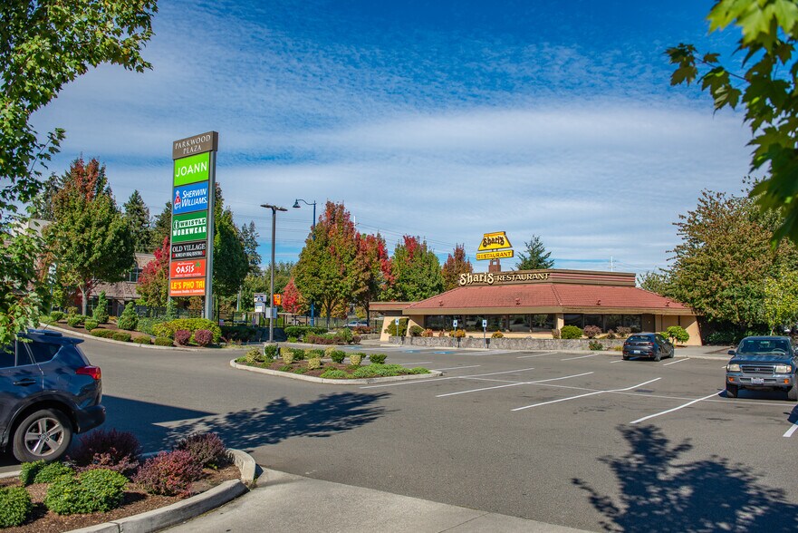 More Photos Of 15252 Aurora Ave N, Seattle General Retail For Lease