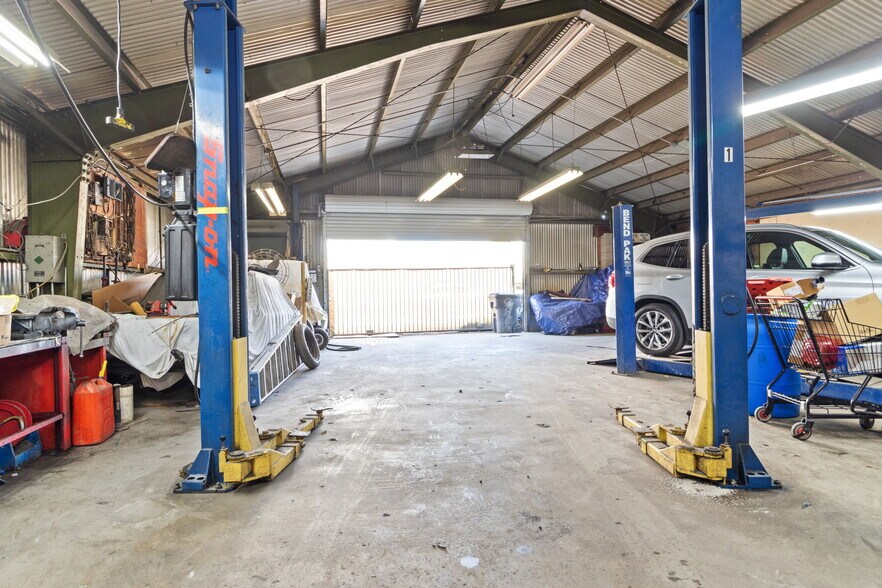 More Photos Of 2819 E South St, Long Beach Warehouse For Sale