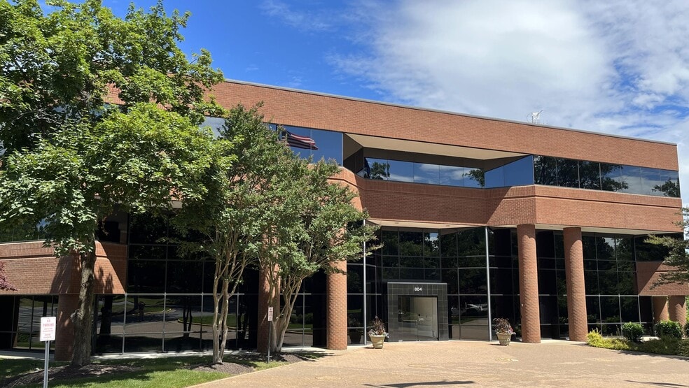 Primary Photo Of 804 Moorefield Park Dr, Richmond Office For Lease