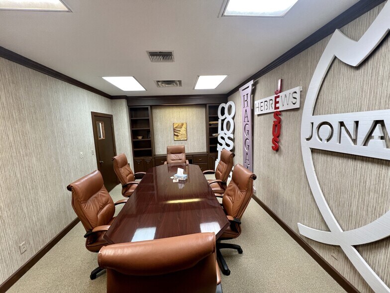 More Photos Of 620 4th St, Graham Office For Sale