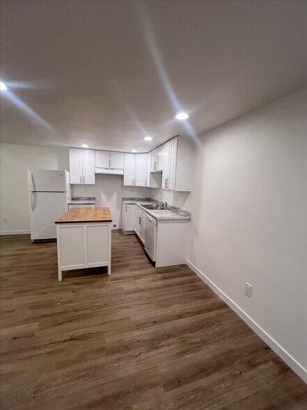 More Photos Of 10443 17th Ave SW, Seattle Multifamily For Sale