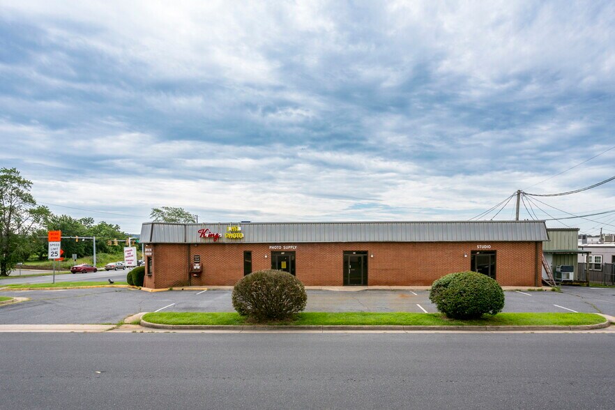 More Photos Of 889 E Market St, Harrisonburg Storefront Retail Office For Sale