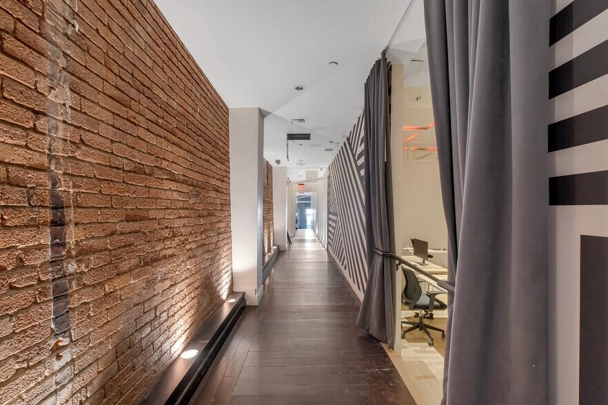 More Photos Of 1650 Schrader Blvd, Los Angeles Restaurant For Lease