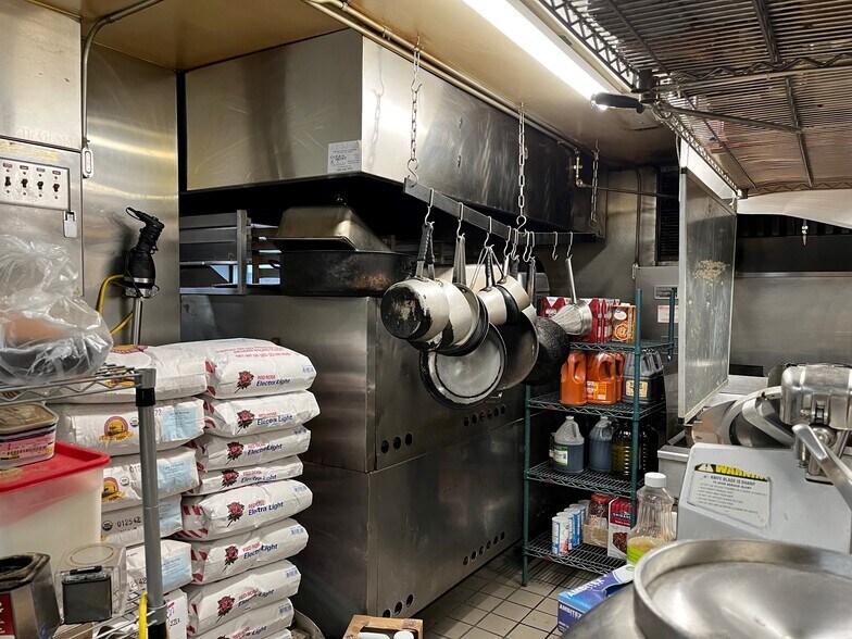 More Photos Of 6613 Hollis St, Emeryville Flex For Sale