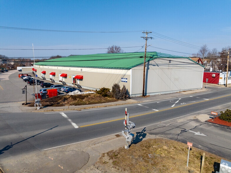More Photos Of 120 E Hollis St, Nashua Warehouse For Lease
