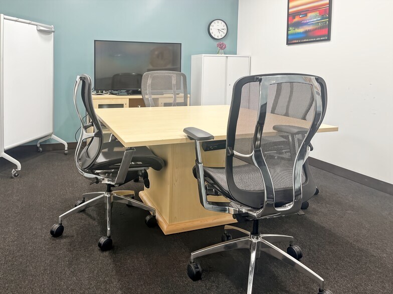 More Photos Of 1 Harbor Dr, Sausalito Coworking Space
