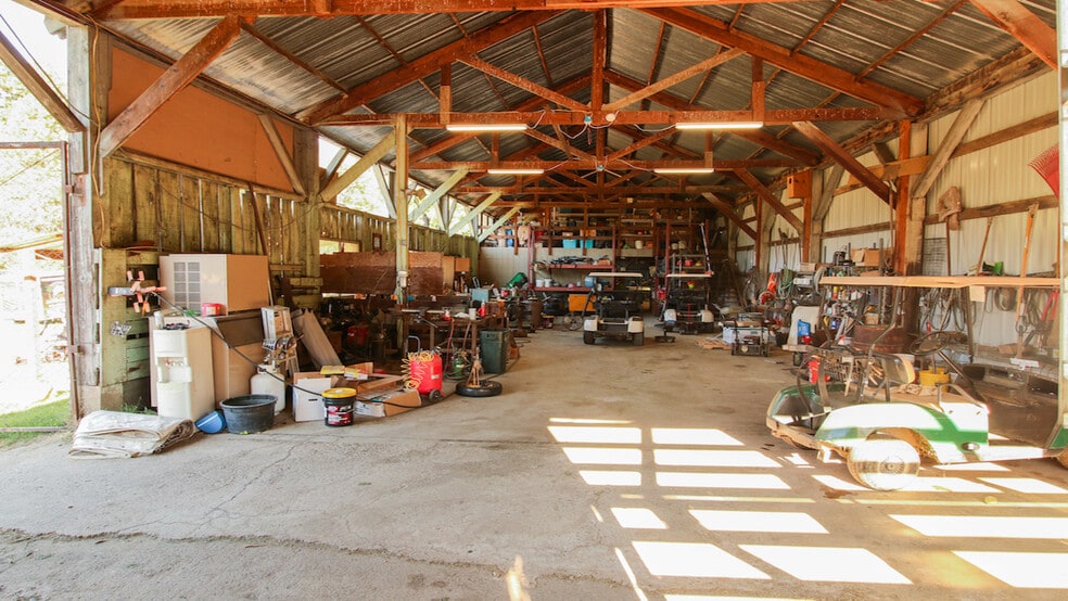 More Photos Of 7350 New Hope Rd, Grants Pass Golf Course Driving Range For Sale