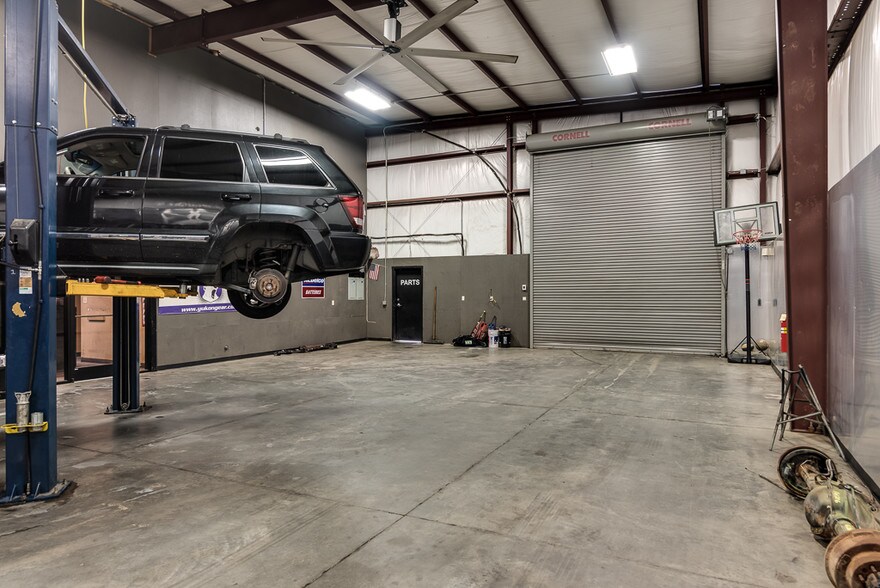 More Photos Of 4901 Wilkinson Blvd, Charlotte Warehouse For Sale